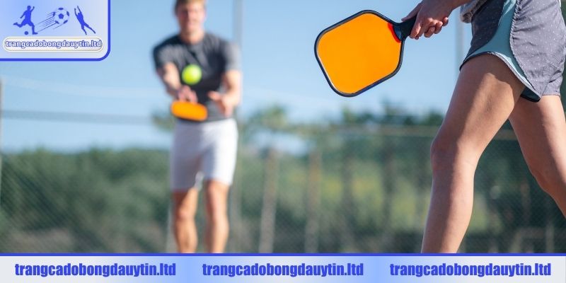 Nguyên tắc phục hồi và vị trí giao bóng theo luật chơi Pickleball